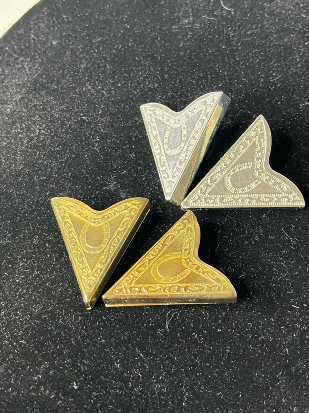 Vintage-Style Metal Collar tipsβ Gold & Silver